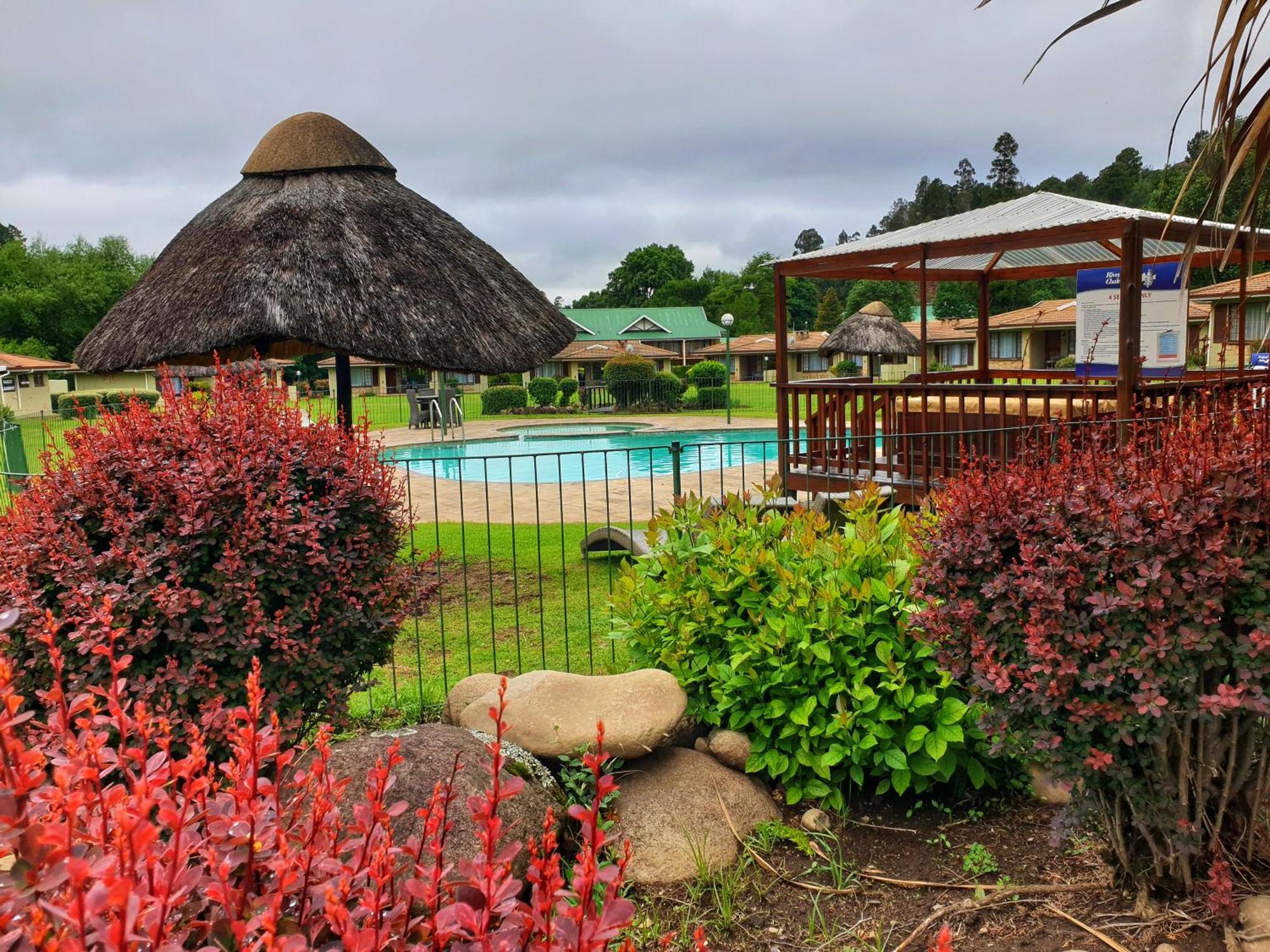 Gooderson Leisure Riverbend Chalets Self Catering And Timeshare Gold Crown Resort Дракенсберг Гардън Екстериор снимка