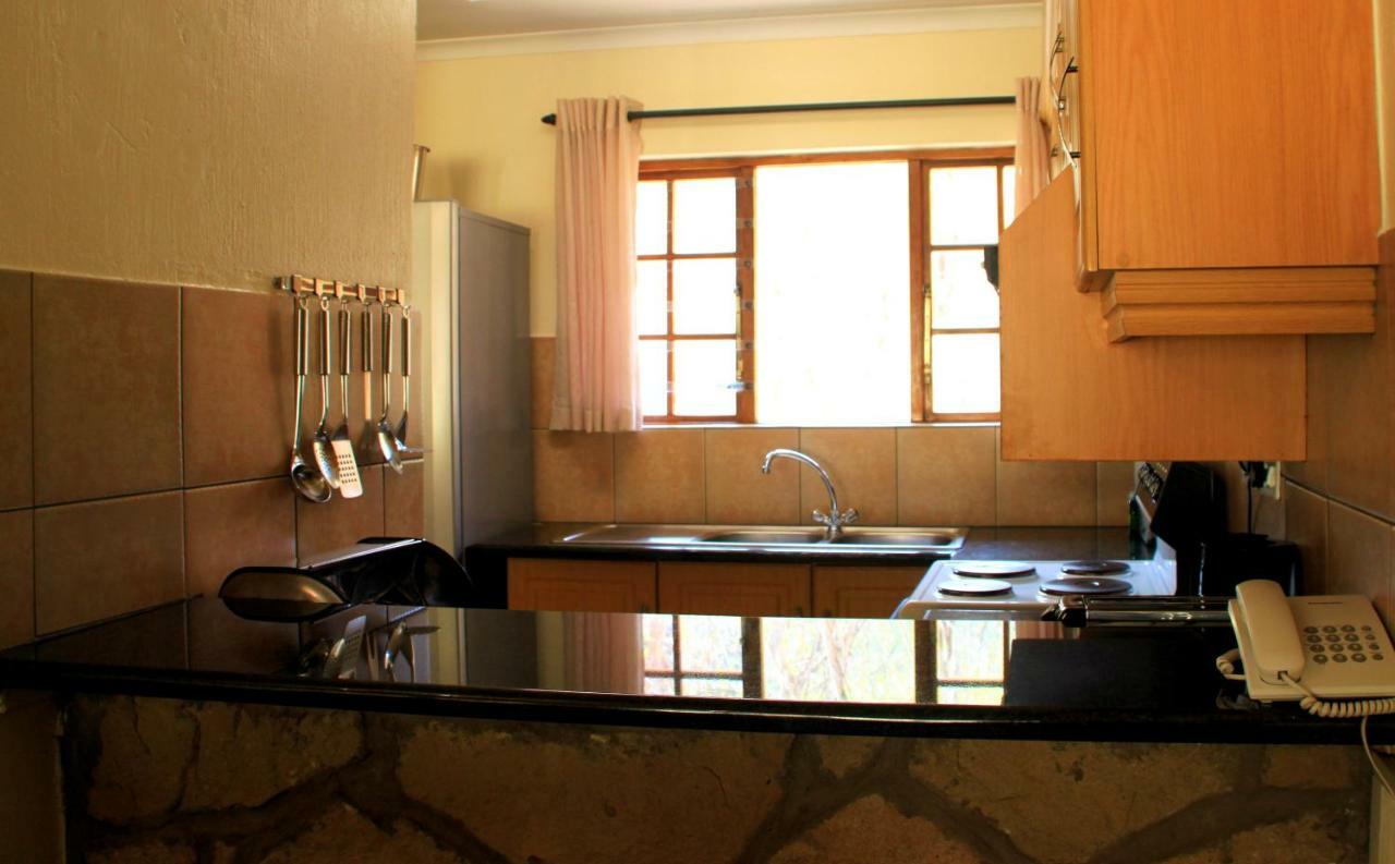 Gooderson Leisure Riverbend Chalets Self Catering And Timeshare Gold Crown Resort Дракенсберг Гардън Екстериор снимка
